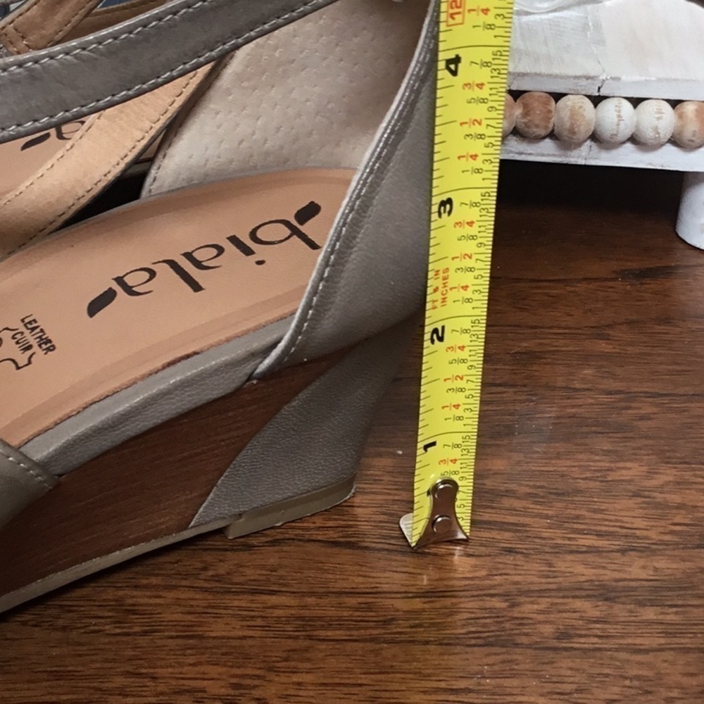 BIALA Peep Toe Wedge Leather Tan Gray Ankle Wrap Strap Shoes Size 39 - Picture 12 of 16